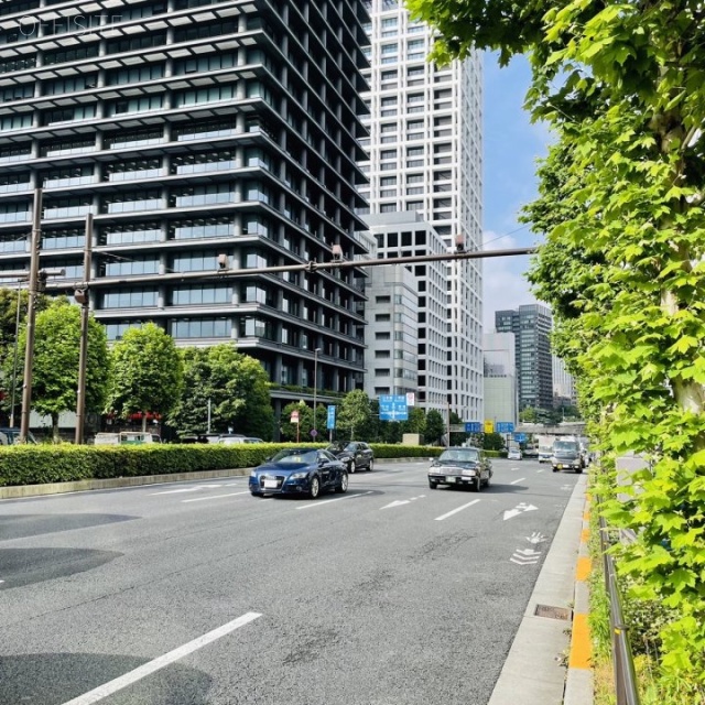 赤坂KOSENビル ビル前面道路