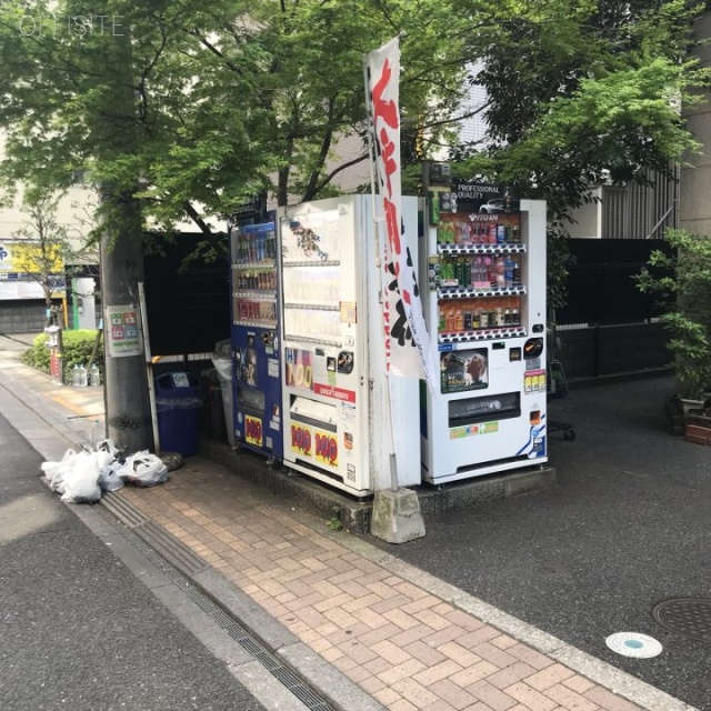 JTMー26 ビル前面道路