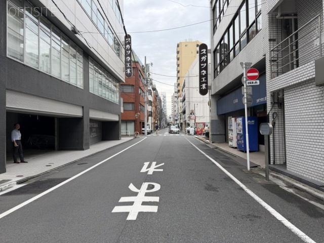 レジェンド岩本町A館　前面道路