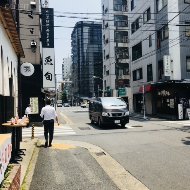 中島ビル ビル前面道路