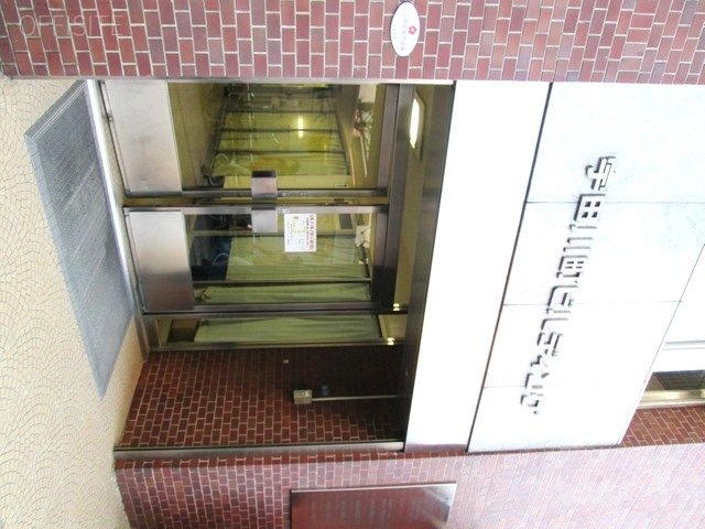 宇田川町ビル エントランス