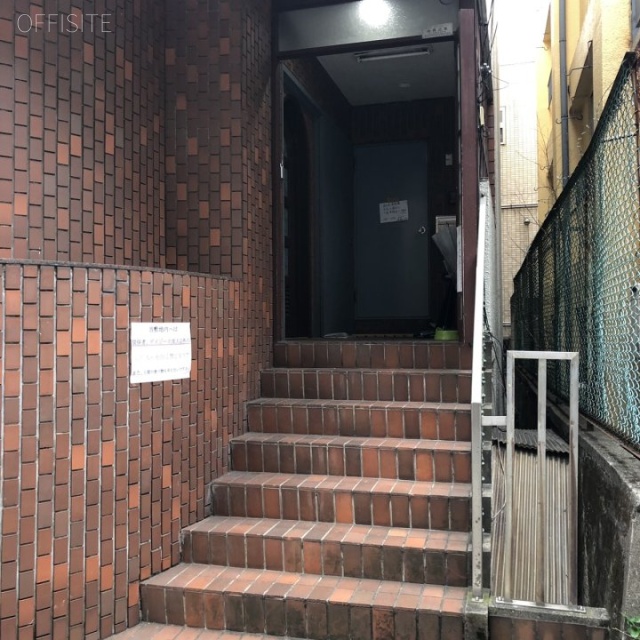 三福ビル エントランス