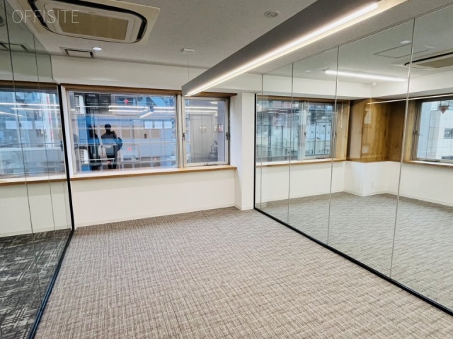 東八重洲プレイス　内装