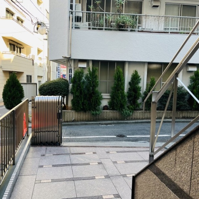 NTビル エントランス