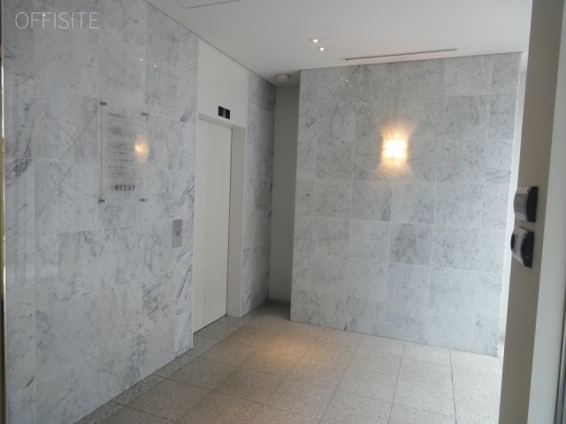 スタッフビル 画像