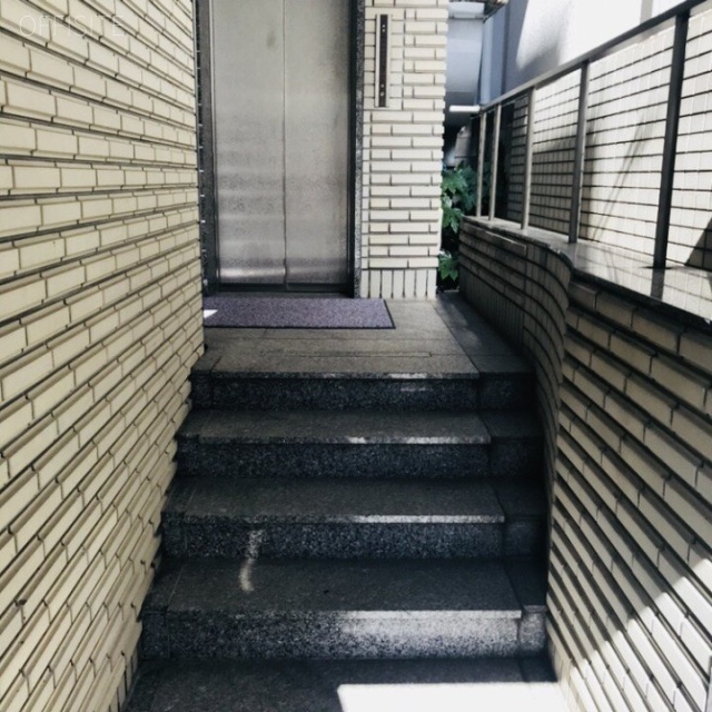 DROP IN 代官山 エントランス