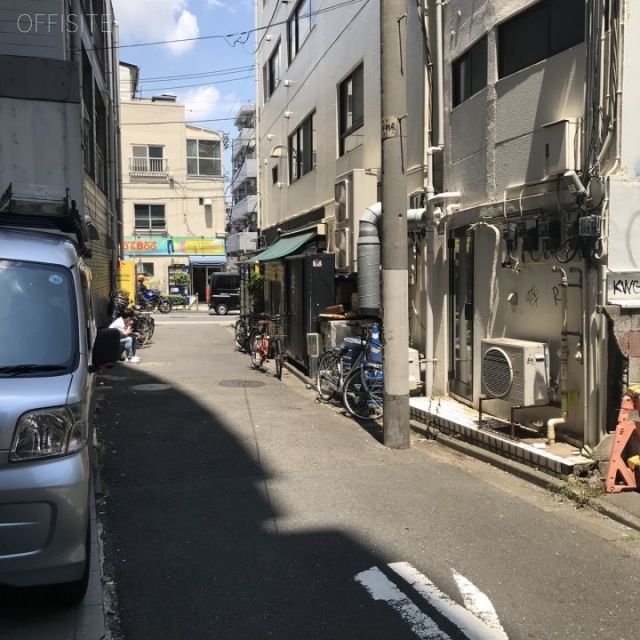 新日本池尻ビル ビル前面道路