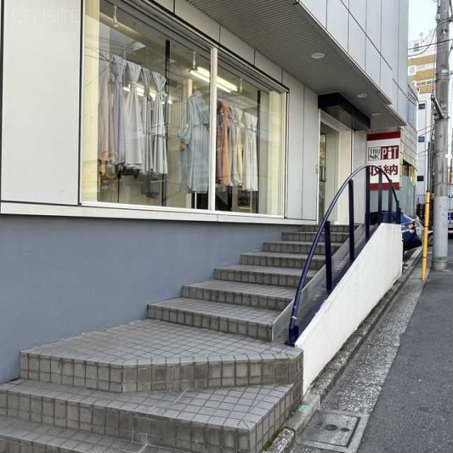 TMビル オフィスビル出入口