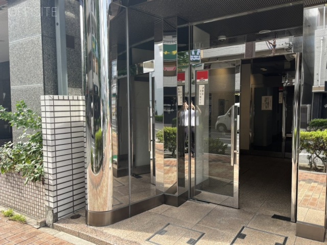 平和ビル　エントランス