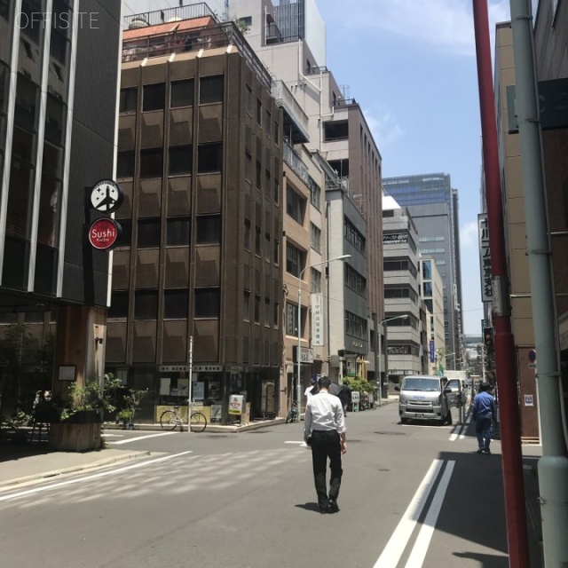 篠ビル ビル前面道路