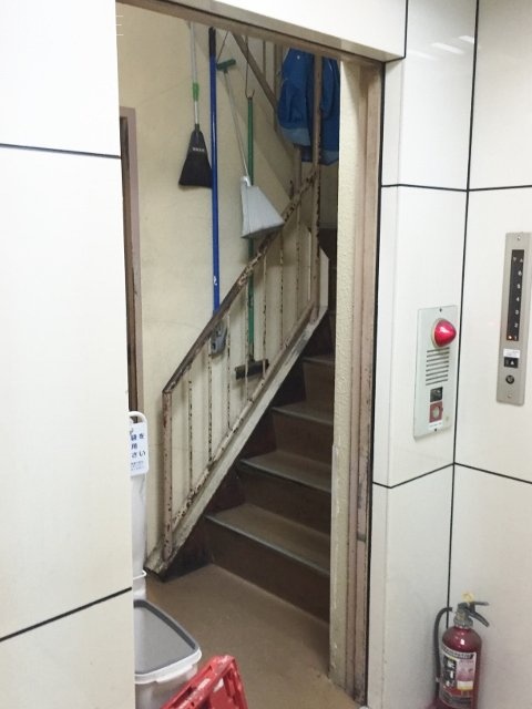 KCビル エントランス