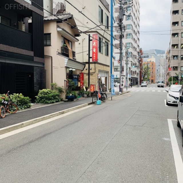 ニッケイビル ビル前面道路