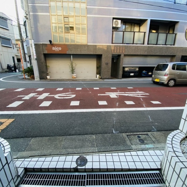 ドリームシティ中野 ビル前面道路