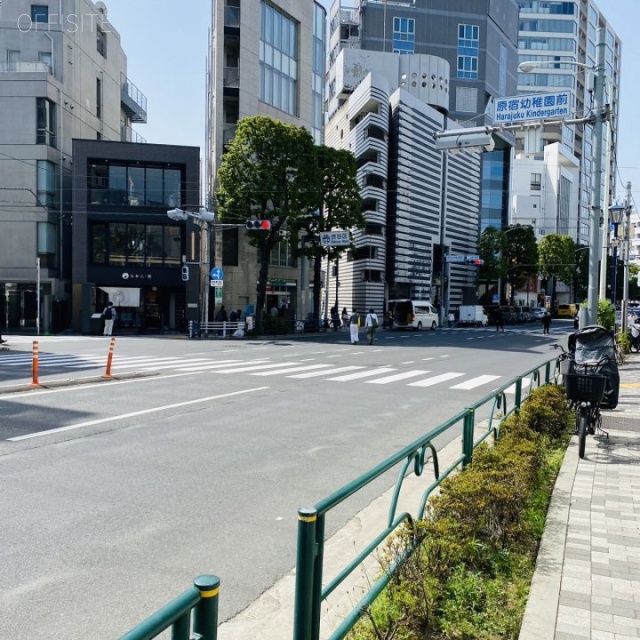 SS神宮前 前面道路