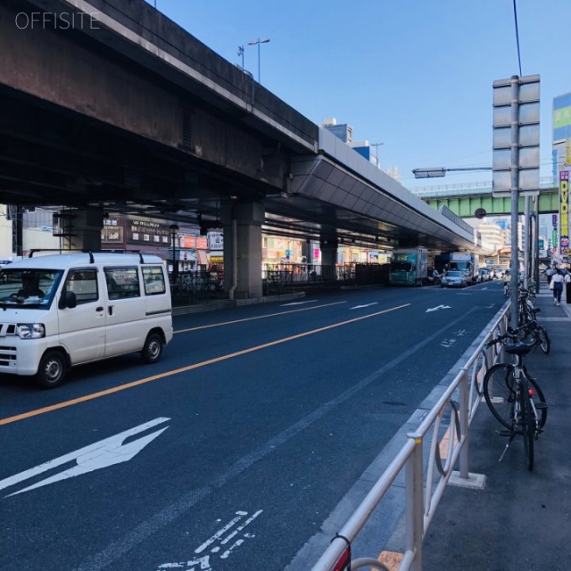 松屋ビル 前面は昭和通り