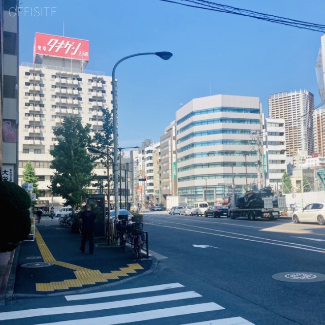 ファインズ五反田 ビル前面道路