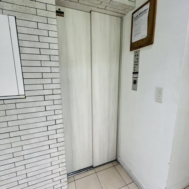 グランデ新橋ビル エレベーター