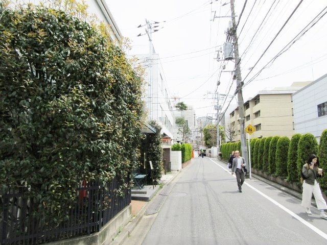 マーシュ北青山 周辺
