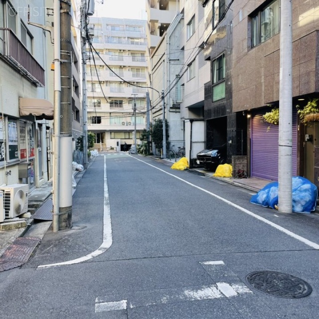 ルーフ御茶ノ水ヒルズ 前面道路