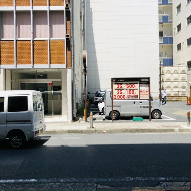 福久ビル ビル前面道路