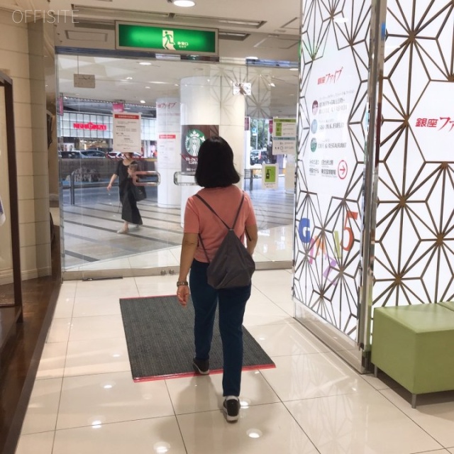 GINZA5ビル エントランス