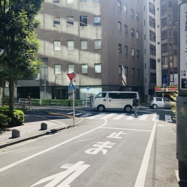 せいこうビル ビル前面道路