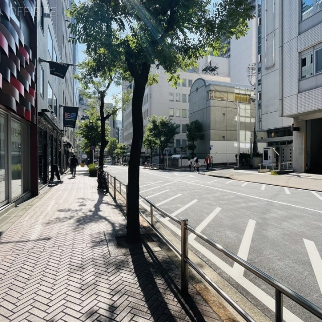 丸栄・慶雲館　前面道路