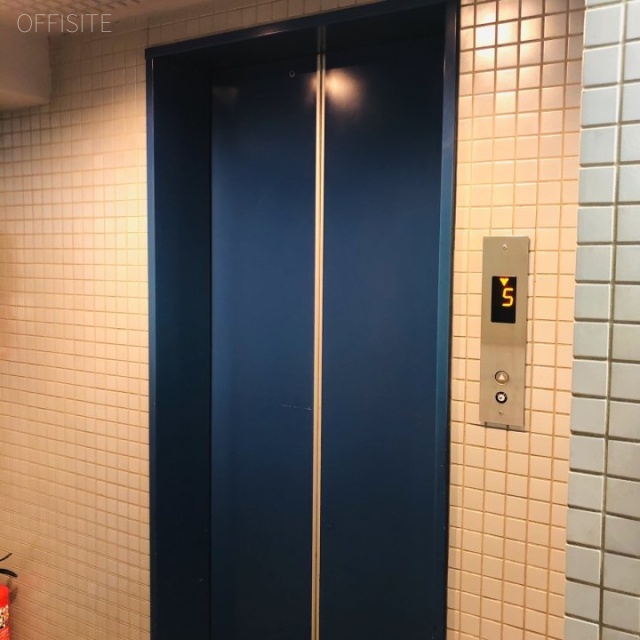 渡井ビル エレベーター