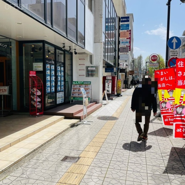 一番町ライトハウスビルディング　前面歩道
