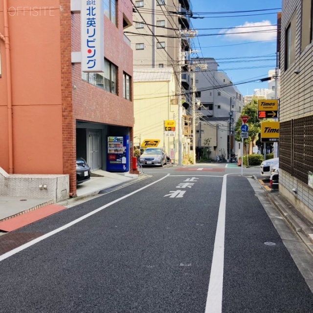 恩田ビル ビル前面道路