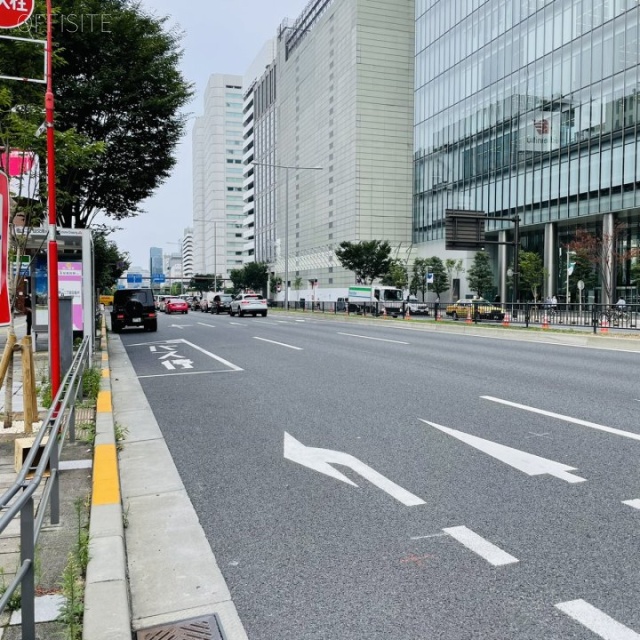 北青山ビル　ビル前面道路
