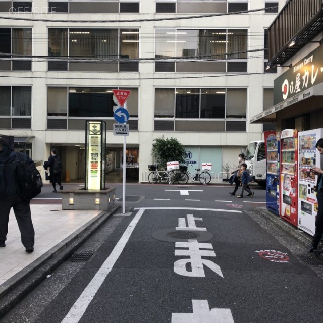 日宝御茶ノ水Piccolo　ビル前面道路