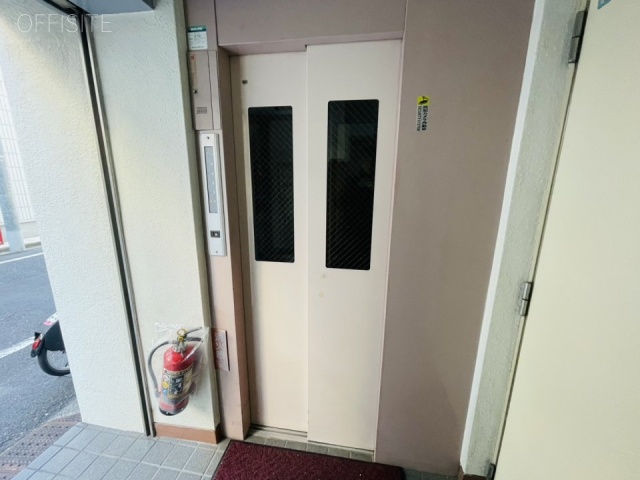 石川ビル エレベーター