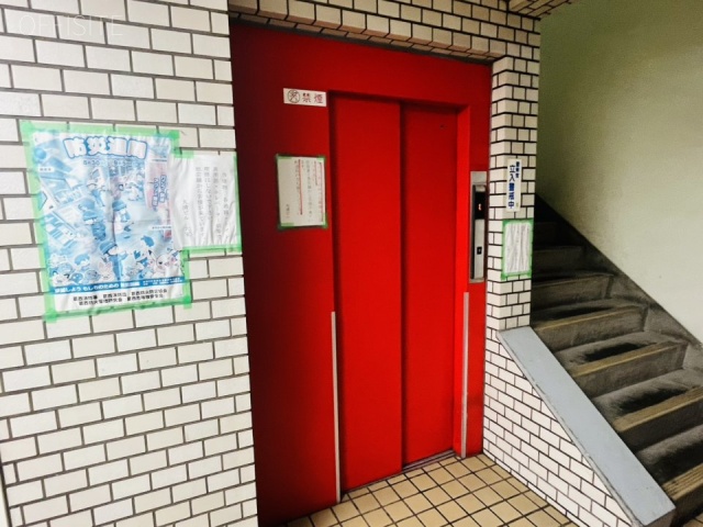 丸清ビル　エントランス