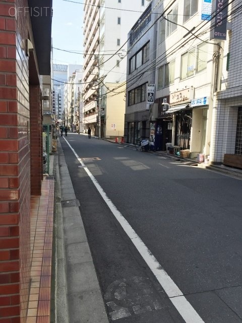 中村ビル ビル前面道路