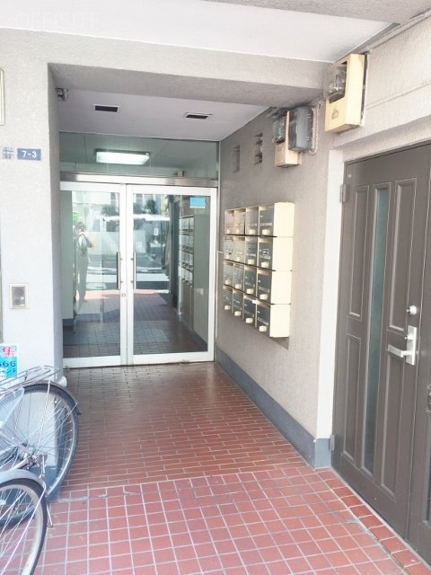 東冷ビル エントランス