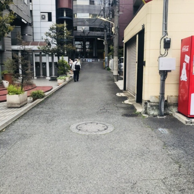 代官山ハマダビル ビル前面道路