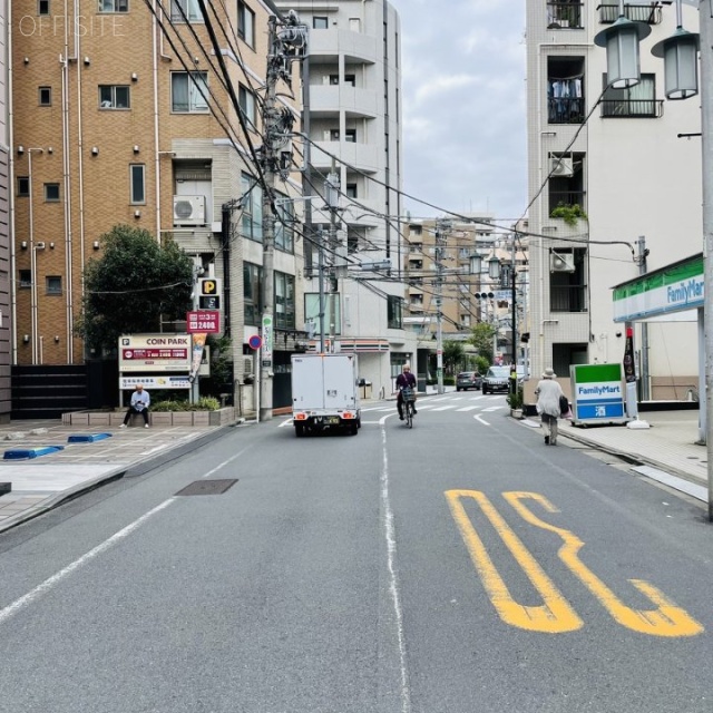 Sreed EBISU EAST ビル前面道路