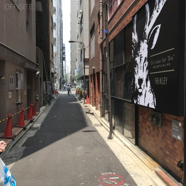 セゾン秋葉原2ビル ビル前面道路