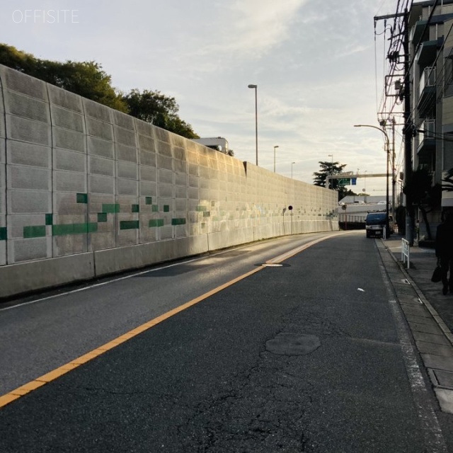 グランフォーレ ビル前面道路