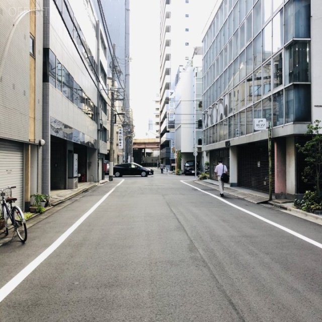 SAGAMIビル ビル前面道路