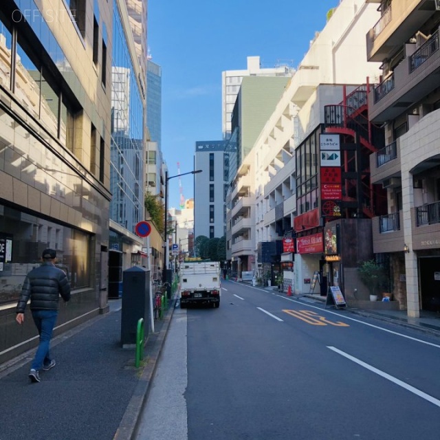 中村ビル ビル前面道路