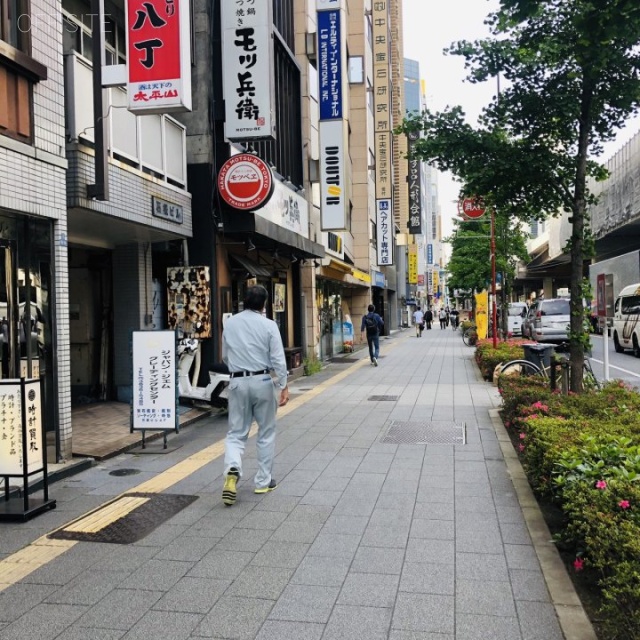 ソルマーレビル ビル前面道路