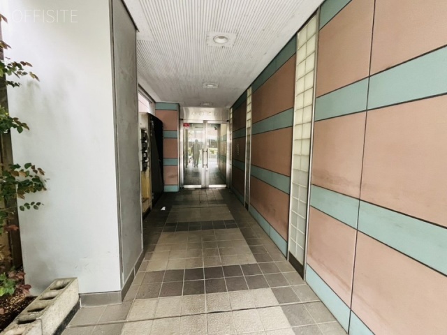 西新宿小林ビル エントランス