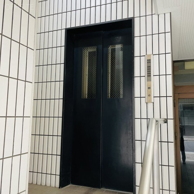 須崎ビル エレベーター