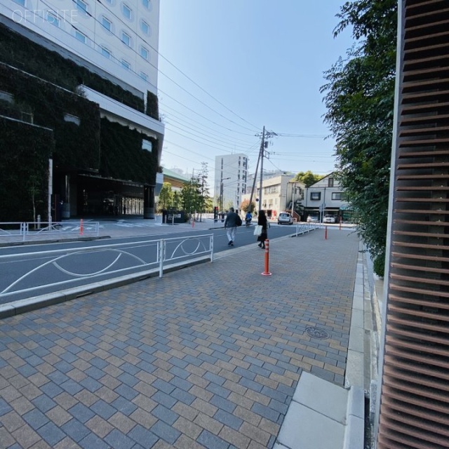 Kokugikan Frontビル ビル前面道路