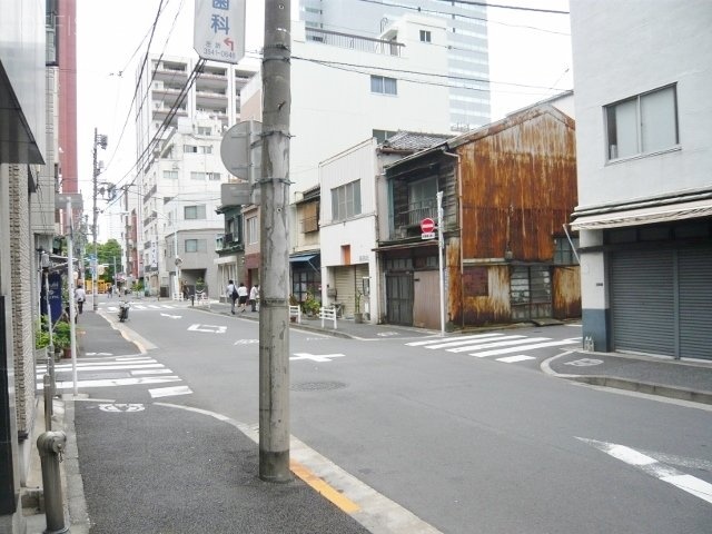 池田ビル ビル前面道路