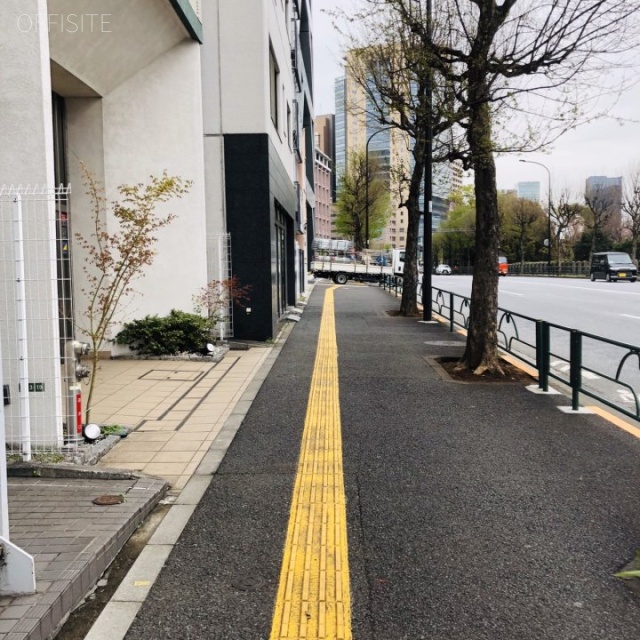 パレス御茶ノ水 ビル前面道路