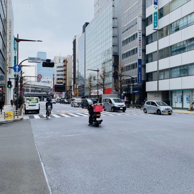 ウンピン神田ビル ビル前面道路