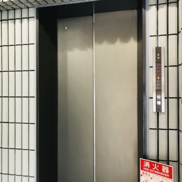 金子ビル エレベーター